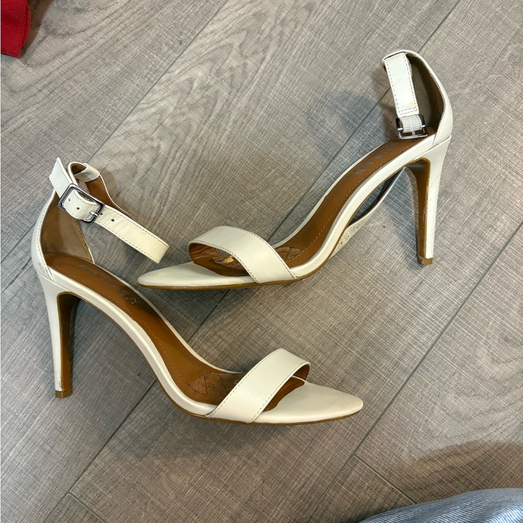Lauren Ralph Lauren Cream Heels